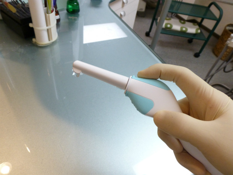 活動報告】詰め物を「たった1秒」で固める！世界最強のLED光照射器